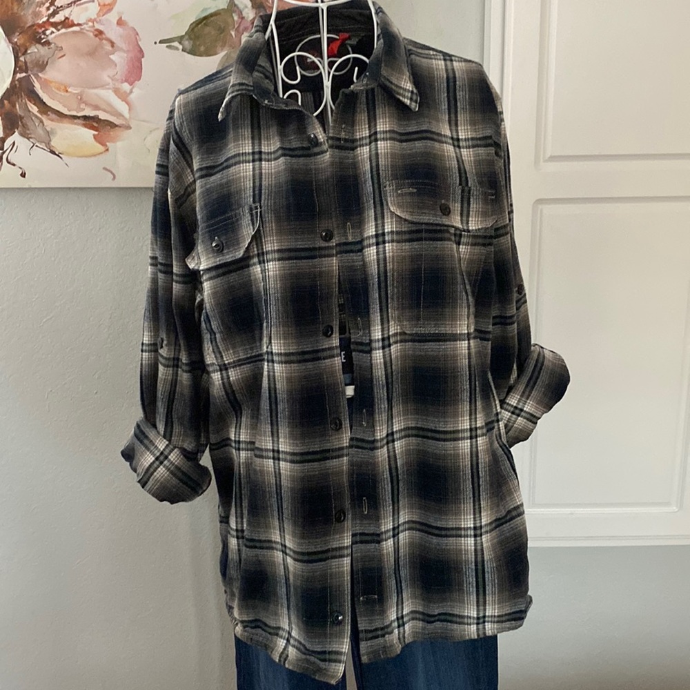 Women’s Mountains and Isles flannel black gray shacket shirt Medium Never Worn